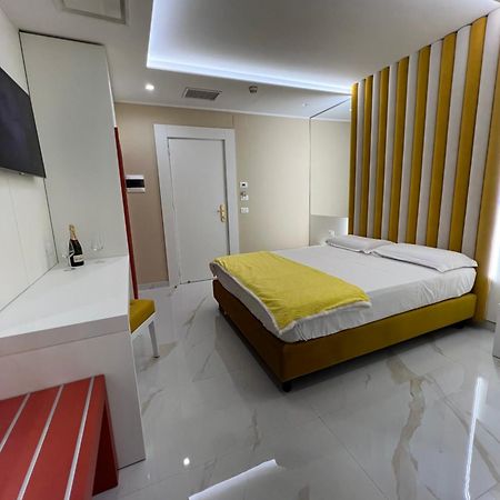 Hotel Smeraldo Qualiano Esterno foto