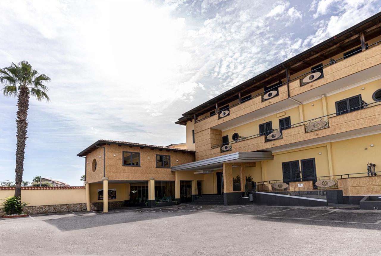 Hotel Smeraldo Qualiano Esterno foto