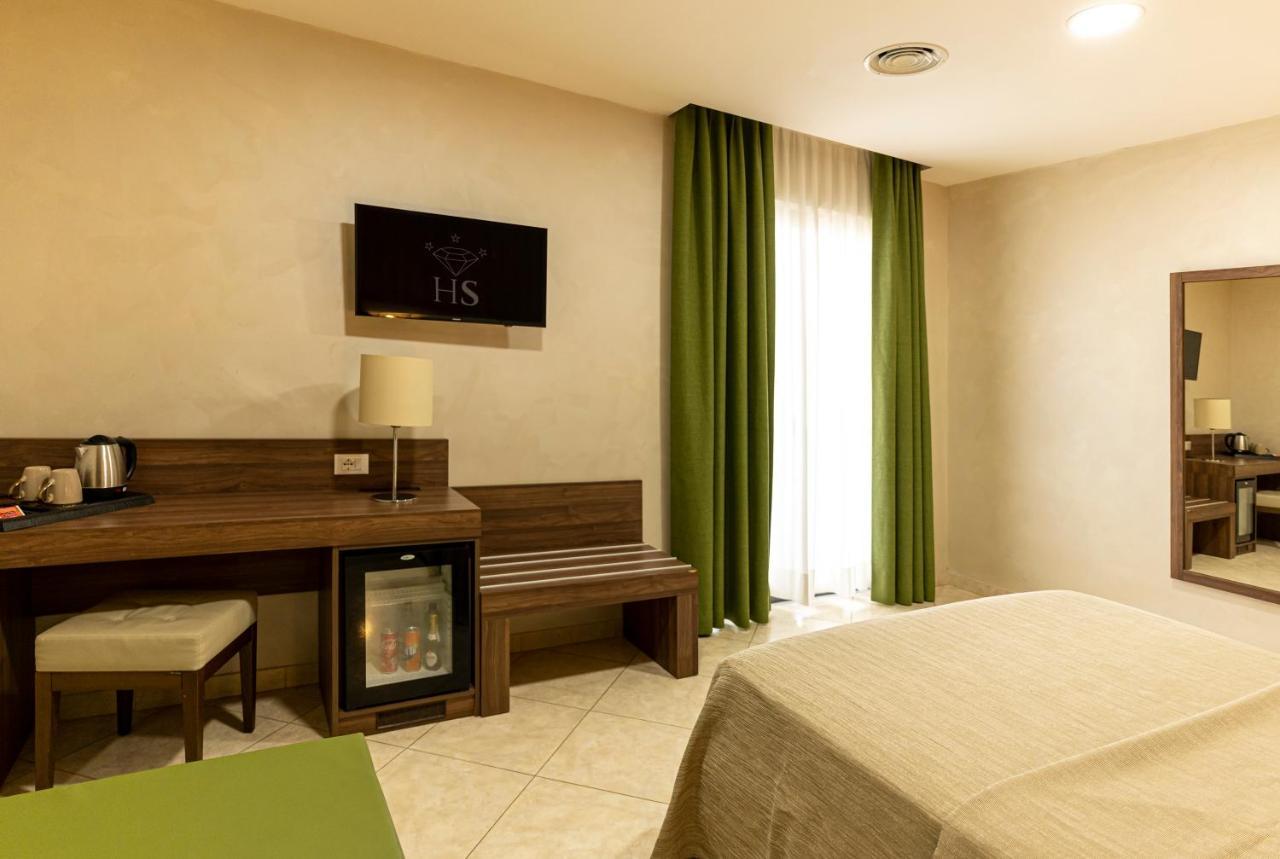 Hotel Smeraldo Qualiano Esterno foto