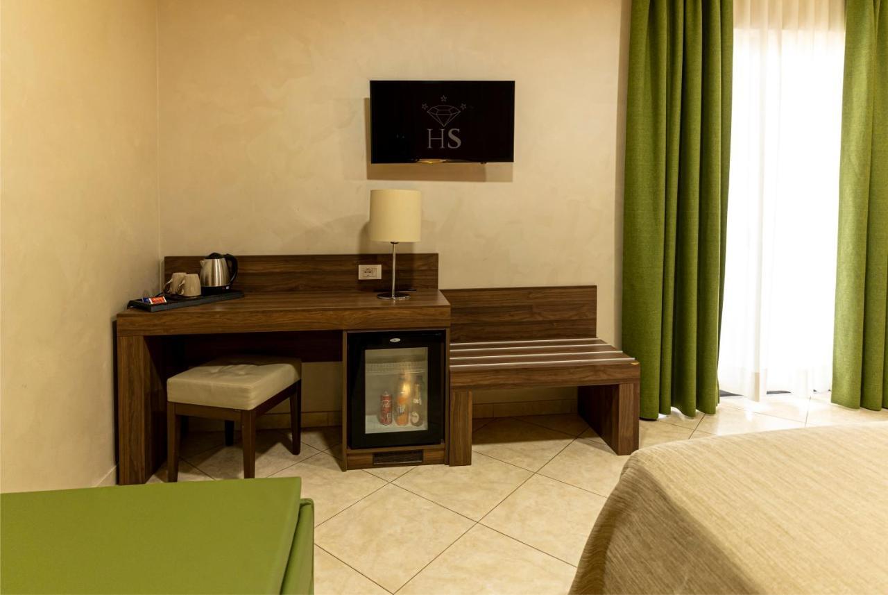 Hotel Smeraldo Qualiano Esterno foto