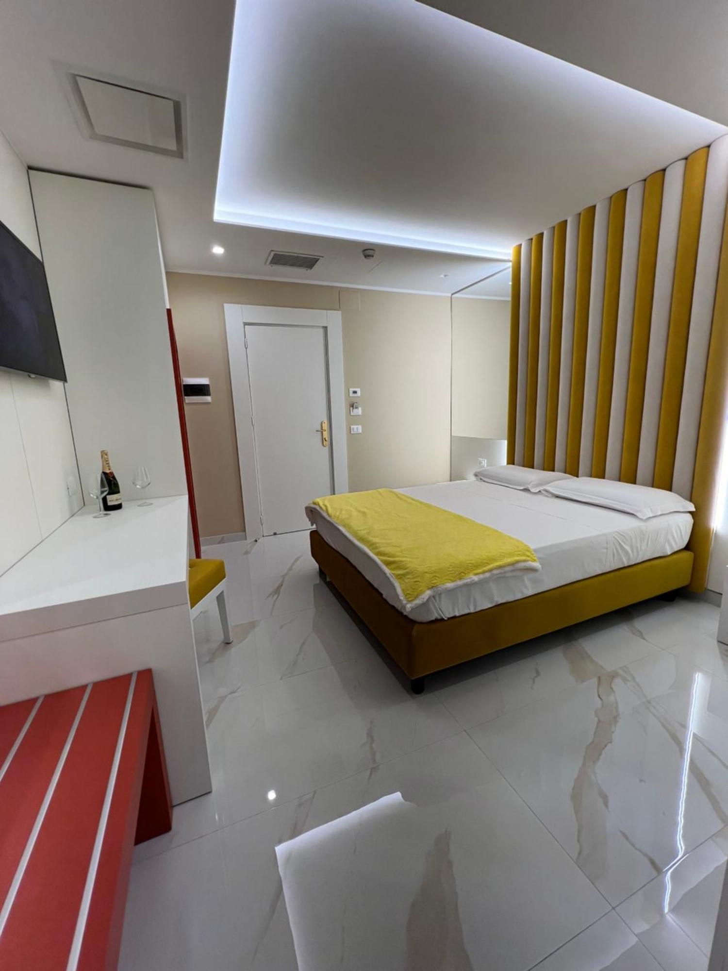Hotel Smeraldo Qualiano Esterno foto