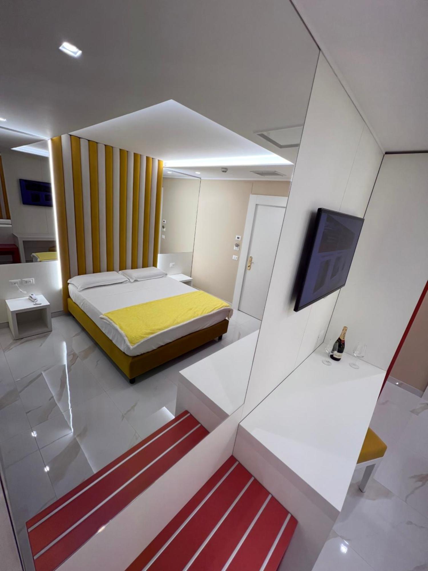 Hotel Smeraldo Qualiano Esterno foto