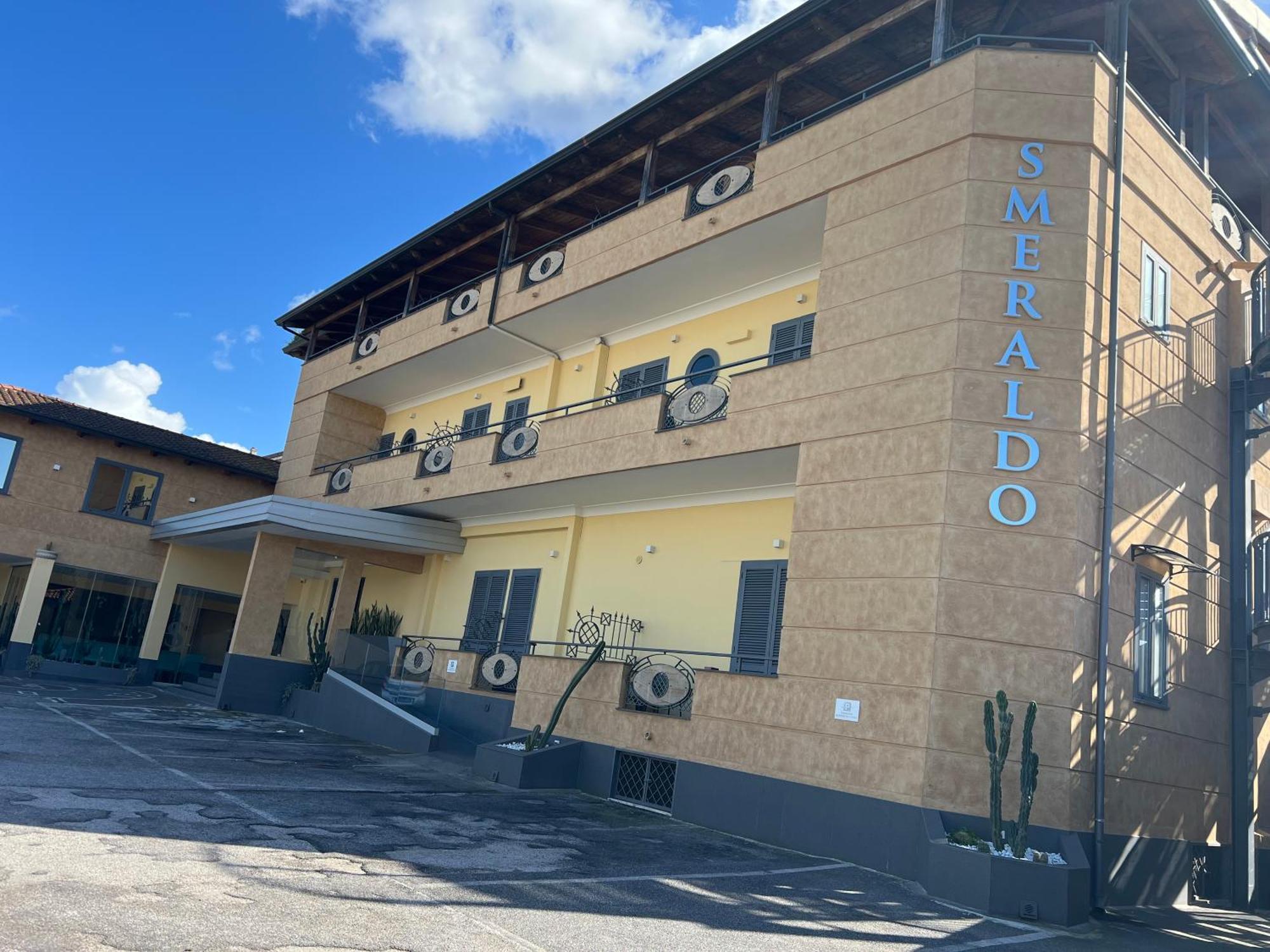 Hotel Smeraldo Qualiano Esterno foto