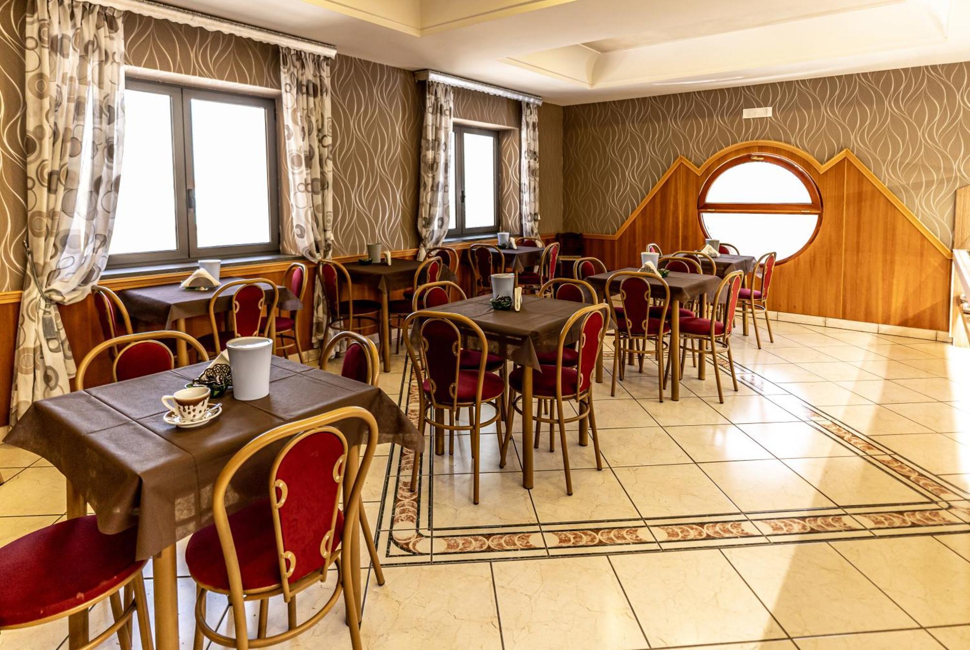 Hotel Smeraldo Qualiano Esterno foto