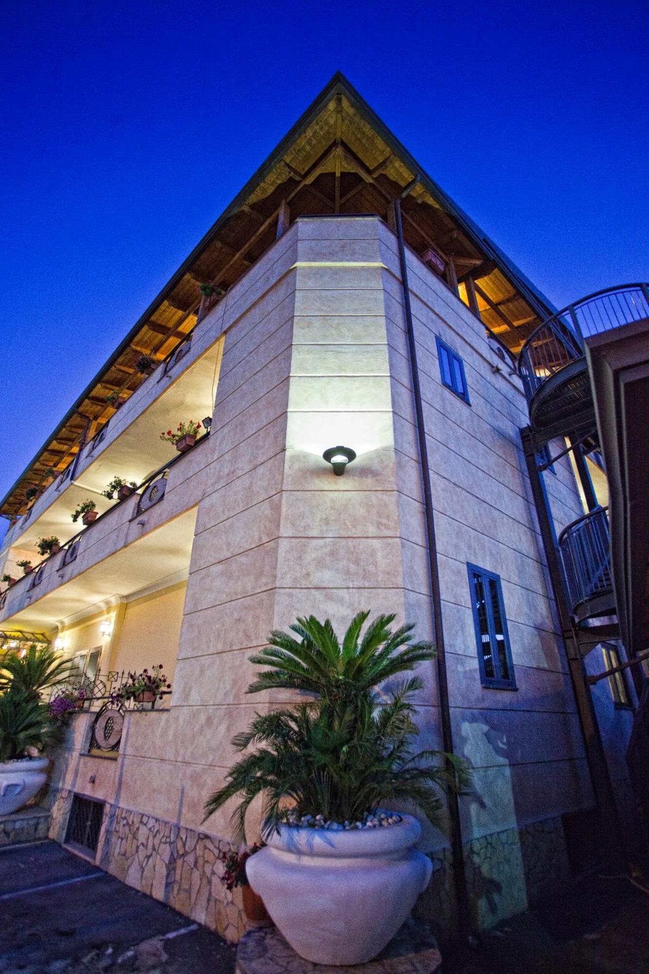 Hotel Smeraldo Qualiano Esterno foto